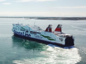 Stena-Adventurer_Holyhead-Dublin-from-side-photo-2