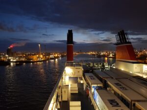 Stena_Adventurer_Holyhead-Dublin-dark